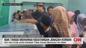 Isak Tangis Mewarnai Kedatangan Jenazah Korban KM Virgo Transport 8