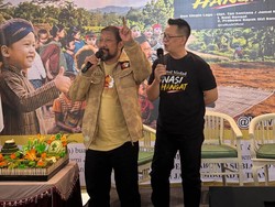 Nasi Hangat Bawa Jamal Mirdad Comeback Bernyanyi