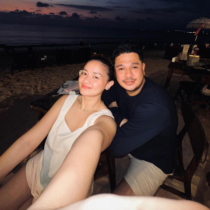 <p>Meski liburan mereka terbilang singkat, Joanna tetap mengungkap perasaan bahagianya. &ldquo;Liburannya sekejapp, tapi&nbsp;<em>the memories</em>&nbsp;selamanyaaaa,&rdquo; tulis Joanna, dikutip dari laman Instagram&nbsp;<em>@joanaalexandra,</em>&nbsp;Senin (5/10/2026).&nbsp;(Foto: Instagram @joannaalexandra)</p>