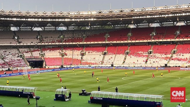 Malaysia versus Vietnam sama kuat 0-0 pada babak pertama perebutan peringkat ketiga FIFA ASEAN Cup 2026 di Stadion Utama Gelora Bung Karno, Senayan, Senin (5/10).