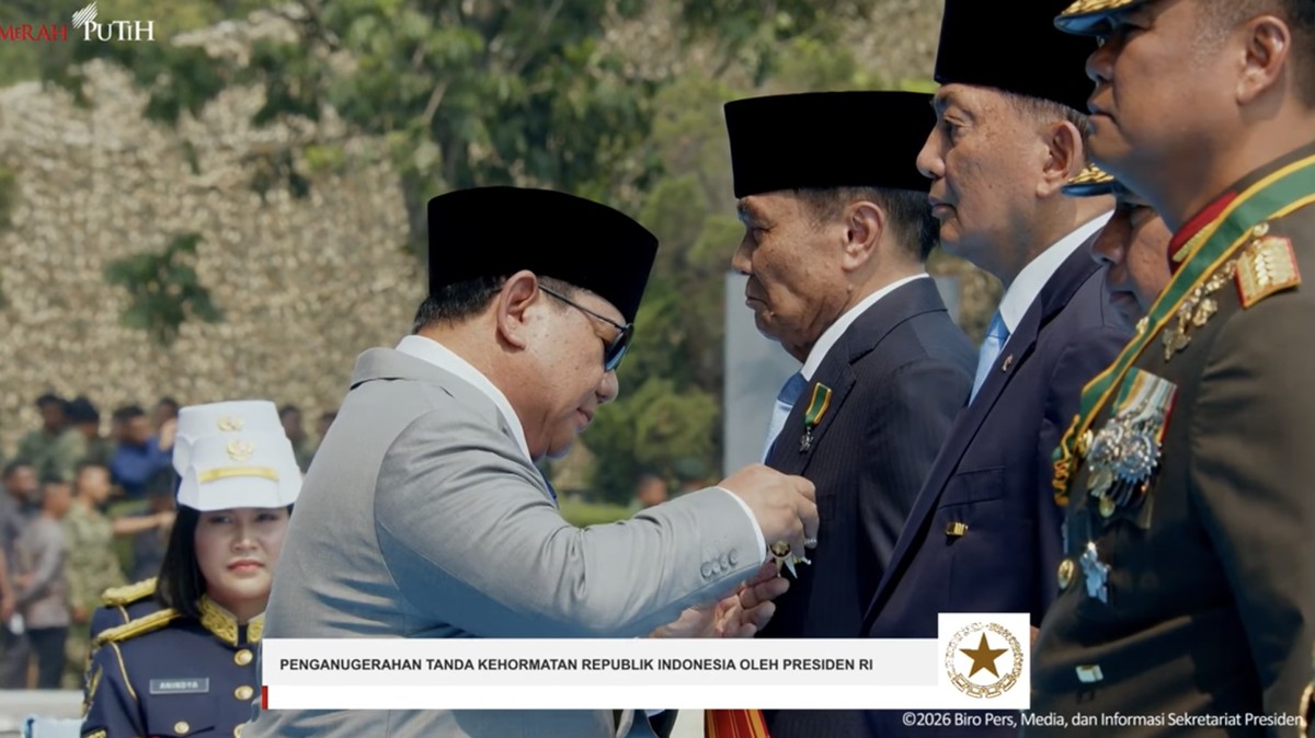 Prabowo Anugerahkan Bintang Mahaputra untuk Sjafrie Hingga KSAD Maruli