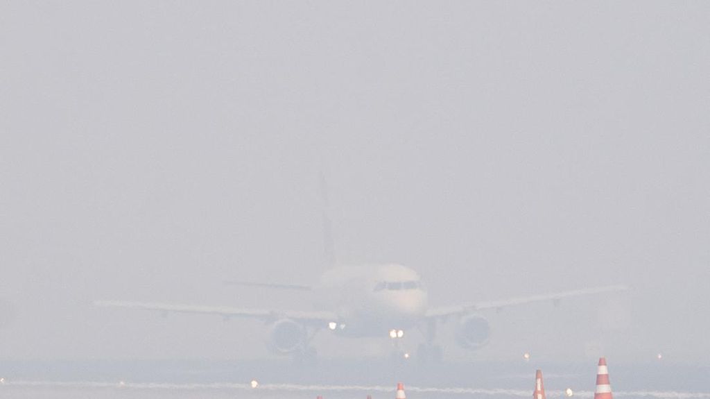 Kabut Asap di Bandara SMB II Palembang, 15 Penerbangan Terdampak