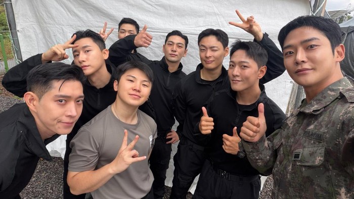 Kim Young Dae hingga Woozi SEVENTEEN Tampilkan Dance Medley di Festival Militer untuk Rayakan Hari Tentara