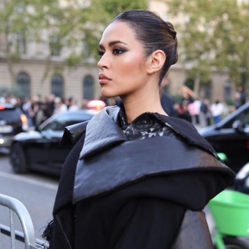 Gaya Raisa di Paris Fashion Week Spring 2027, dari Dramatis hingga Preppy Chic