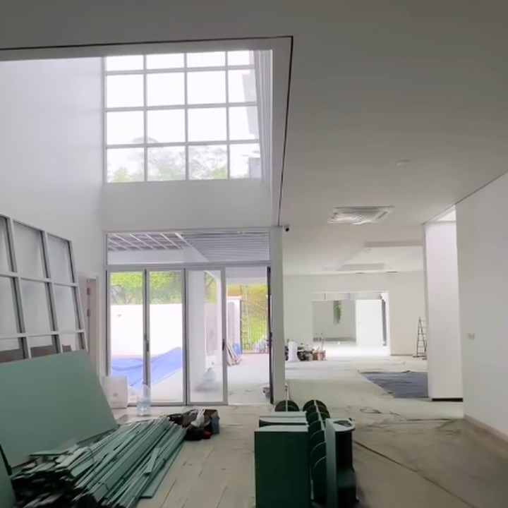 <p>Kabar tersebut disampaikan melalui video yang diunggah di akun Instagram pribadinya. Dalam rekaman itu, Wika menunjukkan sejumlah sudut hunian yang sebentar lagi rampung.&nbsp;(Foto: Instagram @wikasalim)</p>