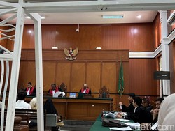 Pihak Money Changer Ungkap Aliran Duit Korupsi Bibit Nanas