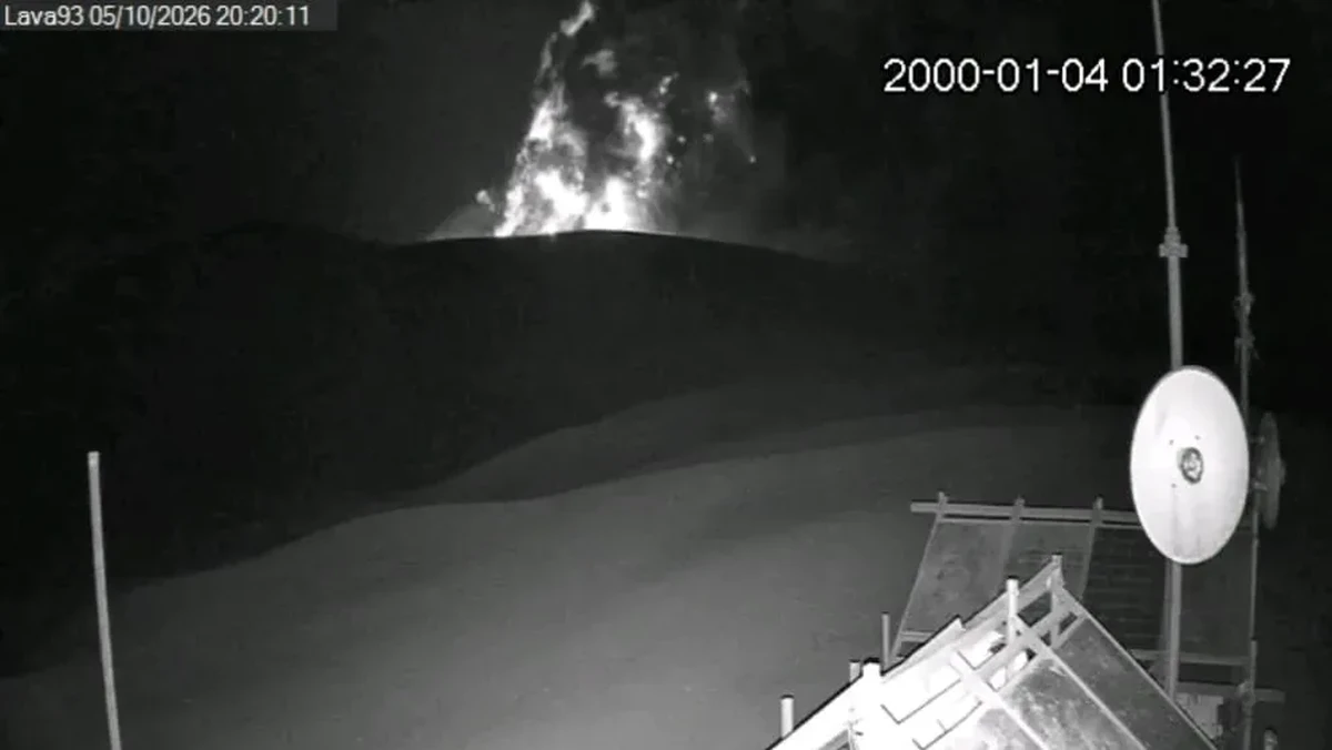 Gunung Anak Krakatau Erupsi Lagi, Jauhi Radius 2 Km!