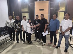 Viral Kades Pandeglang Marahi Biduan Protes Disawer di Muka, Polisi Mediasi