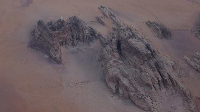 Wadi Rum's mountains from above during a hot air balloon flight, Jordan, October 3, 2026. REUTERS/Alaa Al-Sukhni