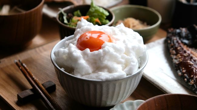 Alasan Orang Jepang Suka Makan Telur Mentah