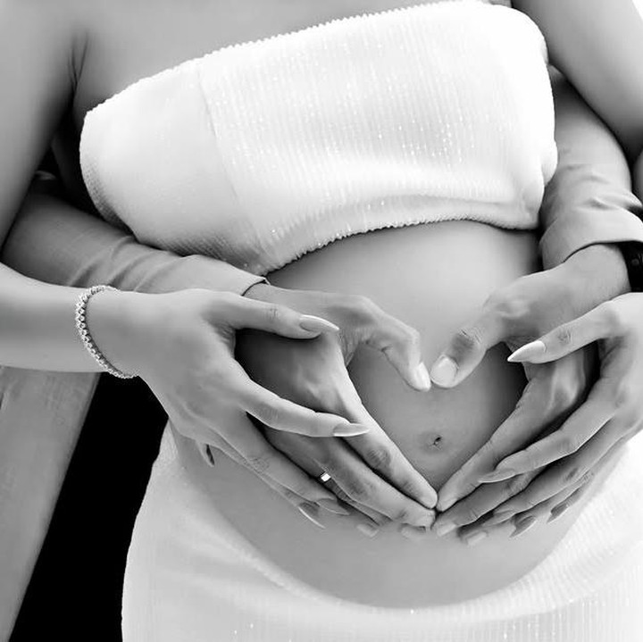 <p>Dalam sesi maternity shoot, Debi dan Marco membocorkan jenis kelamin calon anak pertamanya. Keduanya akan segera menyambut bayi laki-laki. "Waiting for you, baby boy," tulis Debi lewat akun @debisagita.(Foto:@debisagita)</p>