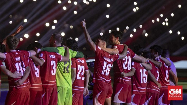 Timnas Indonesia berselebrasi usai mengalahkan Timnas Thailand pada final FIFA ASEAN Cup 2026 di Stadion Utama Gelora Bung Karno (SUGBK), Senayan, Jakarta, Senin (5/10/2026). Indonesia juara setelah mengalahkan Thailand lewat adu penalti dengan skor