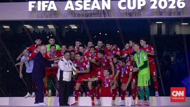 Timnas Indonesia menghadapi Thailand dalam laga final FIFA ASEAN Cup 2026 di Jakarta, Senin (5/10). (CNN Indonesia/Adi Ibrahim)