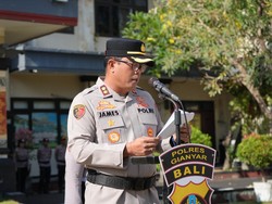 Kapolres Gianyar Pimpin Upacara Kenaikan Pangkat Perwira Pengabdian