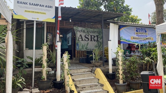 Kelurahan Malaka Sari, Jakarta Timur ajak juri Benyamin S Award dan Pemerintah Provinsi DKI Jakarta kelilingi fasilitas Bank Sampah dalam Festival Pilah dan Olah Sampah, Selasa (6/10).