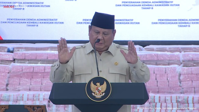 Presiden Prabowo Subianto menghadiri penyerahan uang sebesar Rp13,2 triliun dari penagihan denda administratif kehutanan oleh Satgas PKH.