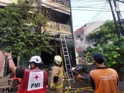 Rumah di Jaktim Kebakaran Tewaskan 2 Pemuda, Penghuni Terbangun gegara Panas