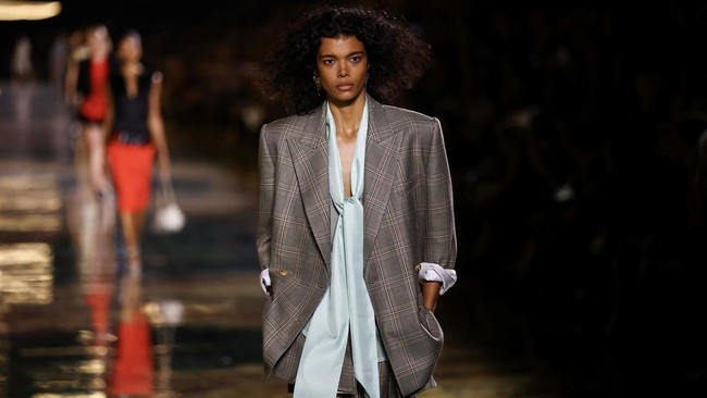 Show Koleksi Chanel Musim Semi/Panas 2027 di Paris Fashion Week