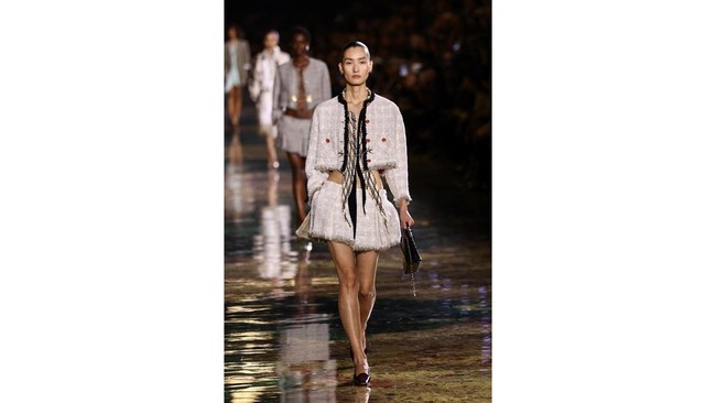 Show Koleksi Chanel Musim Semi/Panas 2027 di Paris Fashion Week