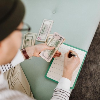 3 Kebiasaan yang Bikin Keuangan Tetap Stabil In This Economy