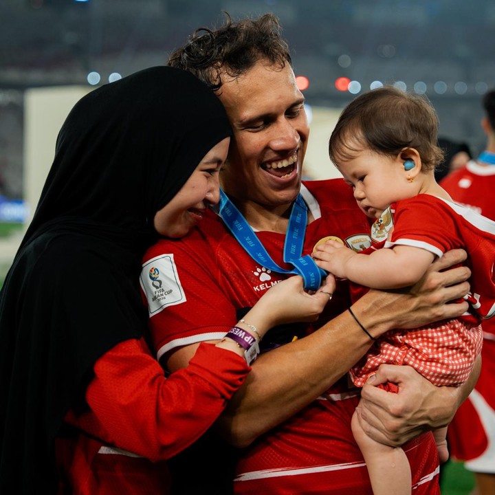 <p>Tim Nasional (Timnas) Indonesia keluar sebagai juara FIFA ASEAN Cup 2026 setelah berhasil mengalahkan Thailand dalam drama adu pinalti, Senin (5/10/26), di Stadion Utama Gelora Bung Karno (SUGBK), Jakarta. Egy Maulana Vikri menjadi salah satu pemain Timnas yang berhasil membawa Indonesia juara. Selama pertandingan, Egy mendapatkan dukungan langsung dari sang istri Adiba Khanza. (Foto: Instagram @adiba.knza)</p>