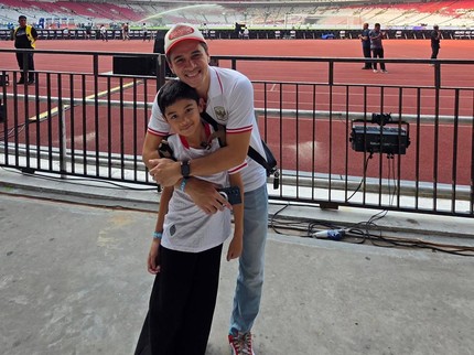 Potret Rionaldo Stokhorst dan Putra Bungsunya yang Jarang Tersorot, Warisi Bakat Ayah