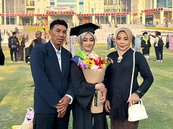 Wisudawan Terbaik Unesa Ini Pernah Rombak Total Proposal Skripsi, Raih IPK 3,91