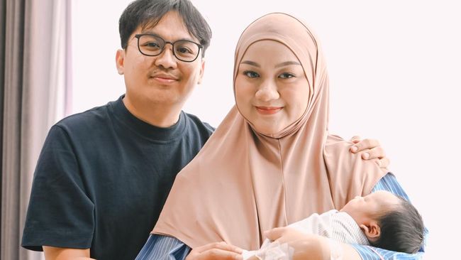 Komika Ate Bagikan Momen Dampingi Sang Istri Jalani Persalinan Pertama