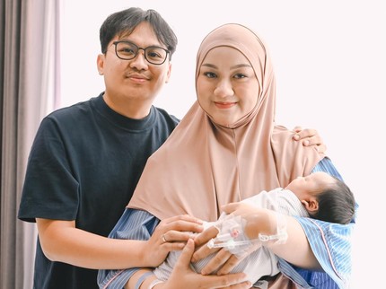 Komika Ate Bagikan Momen Dampingi Sang Istri Jalani Persalinan Pertama