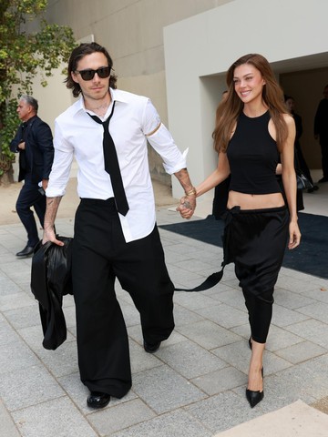 Potret Stylish Nicola Peltz Beckham hingga Milly Alcock Hadiri Show Balenciaga