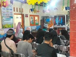 Tiada Ada Kata Terlambat untuk Belajar, Rumdani Kantongi Paket C Saat Usianya 52