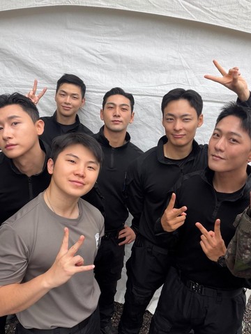 5 Potret Kebersamaan DK iKON hingga Kim Young Dae Saat Menjalani Wajib Militer