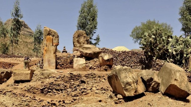 Istana bernama Grat Be'al Gibri atau Grat Be'al Geubri diperkirakan dibangun sekitar 800 tahun sebelum masehi di wilayah Tigray, Ethiopia utara.