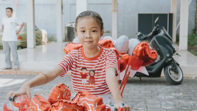 Potret Kamala Anak Cici Panda yang Hobi Naik Motor Bareng Sang Ayah