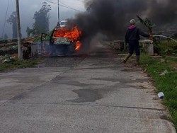 Mobil Wisatawan Terbakar di Jalur Dieng, Warga Dengar Beberapa Kali Ledakan