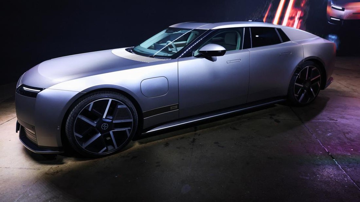 Penampakan Jaguar Type 01, Mobil Listrik Mewah Rp2,4 Miliar