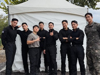Kerinduan para penggemar idol K-Pop dan aktor yang tengah menjalani wajib militer akhirnya terobati lewat Ground Forces Festival 2026, yang sukses digelar Angkatan Darat Korea Selatan pada 1 hingga 5 Oktober lalu./ Foto: instagram.com/_dong_ii