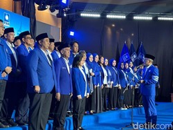 Zulhas Lantik Ashabul Kahfi Ketua PAN Sulsel, Target 5 Kursi DPR