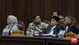 KPU sebagai termohon dalam sidang putusan perkara Perselisihan Hasil Pemilihan Umum (PHPU) Presiden dan Wakil Presiden Tahun 2024 terkait keabsahan syarat pendidikan Wakil Presiden Gibran Rakabuming Raka di Gedung MK, Jakarta, Selasa (6/10/2026).