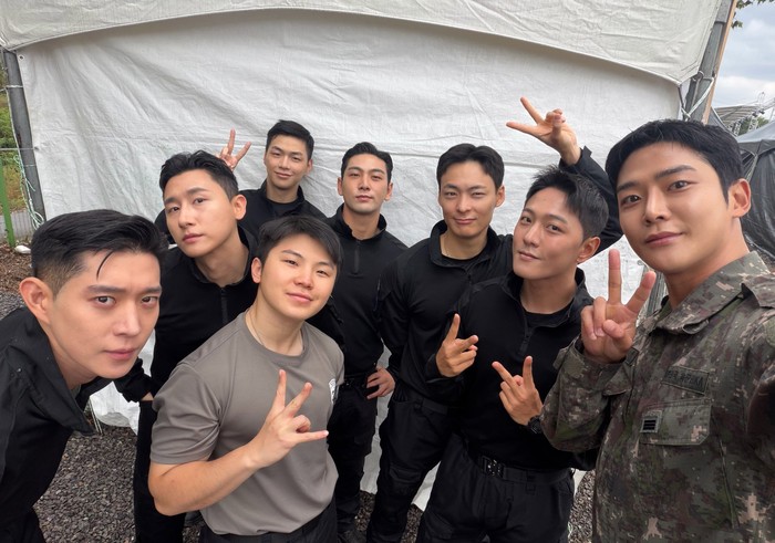 Melalui festival militer tahunan tersebut, penggemar bisa melihat keseruan para idol dan aktor saat tampil bersama di atas panggung bak grup K-Pop./ Foto: instagram.com/_dong_ii