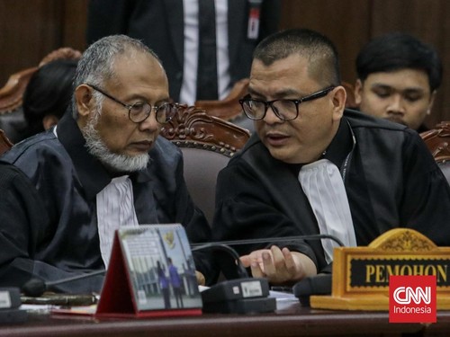 Alasan Denny Indrayana Cabut Gugatan Ijazah Gibran hingga Walk Out