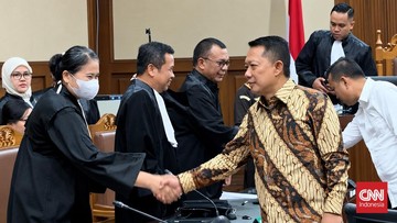 Momen Febrie Salami Jaksa Usai Didakwa Pemerasan hingga TPPU Rp350 M