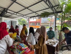 Pasar Murah Pemkot Surabaya Diserbu Warga, 22 Dus Minyak Ludes