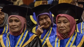 Semangat Belajar Para Lansia yang Tak Pernah Padam