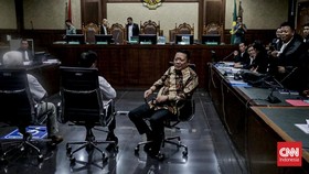 Febrie Adriansyah Didakwa Dapat Saham Rp14 M Kasus Krakatau Steel