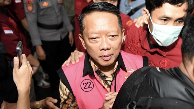 Terdakwa kasus dugaan pemerasan dan tindak pidana pencucian uang (TPPU) Febrie Adriansyah mengikuti sidang dakwaan di Pengadilan Tipikor, Jakarta, Rabu (7/10/2026). Mantan Jaksa Agung Muda Tindak Pidana Khusus Kejaksaan Agung Febrie Adriansyah didakw