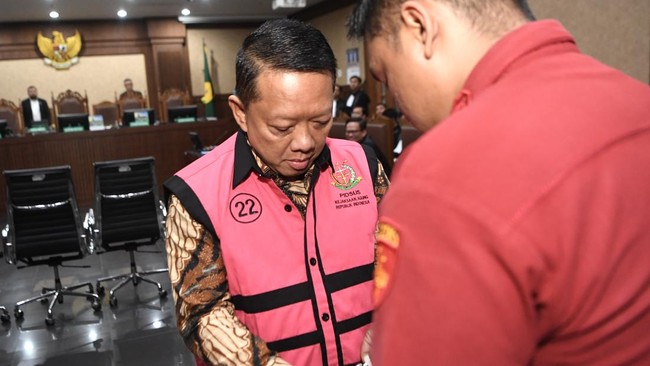 Terdakwa kasus dugaan pemerasan dan tindak pidana pencucian uang (TPPU) Febrie Adriansyah mengikuti sidang dakwaan di Pengadilan Tipikor, Jakarta, Rabu (7/10/2026). Mantan Jaksa Agung Muda Tindak Pidana Khusus Kejaksaan Agung Febrie Adriansyah didakw