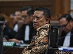 3 Brankas, 74 Kg Emas dan Dakwaan Eks Jampidsus yang Bikin Hela Napas