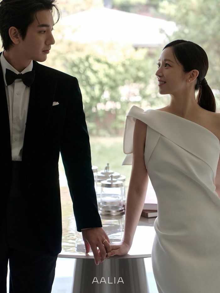 Bulan Oktober ini, Song Ji Ho dan Kim So Ri akan menikah. Namun, mereka tidak menyebutkan tanggal dan lokasi tepatnya untuk menghormati privasi kedua keluarga.