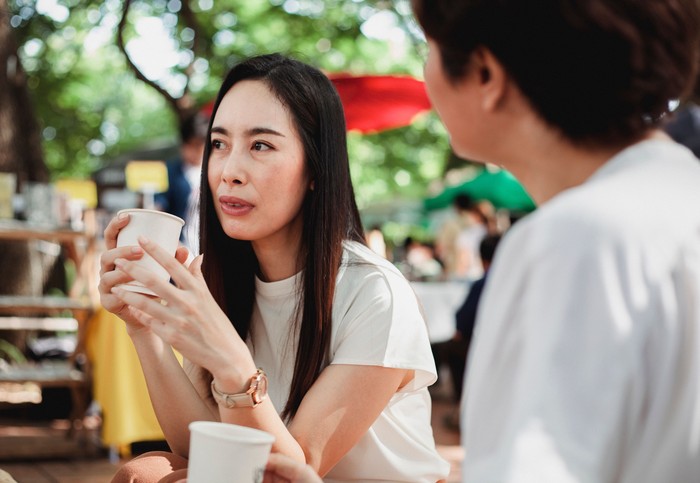 Sifat tangguh terkadang tidak selalu terlihat jelas, terutama saat kita sedang melewati masa-masa sulit. Namun, beberapa perilaku ini adalah ciri orang tangguh, seperti tetap hadir meski berat, meminta tolong, dan menjalani hari.